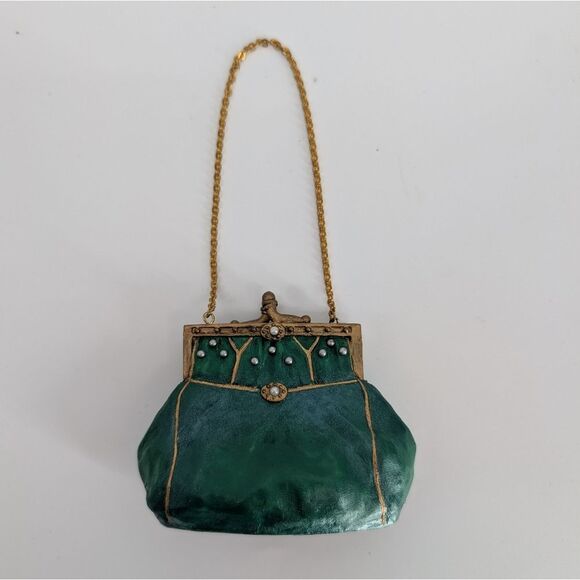 Elegant Green Vintage-Inspired Handbag - Picture 1 of 6